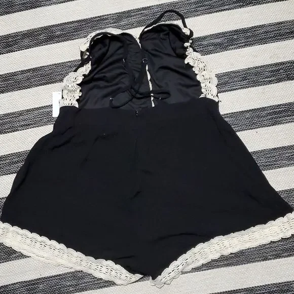 Shinestar Crochet Lace Trim Romper - Picture 3 of 4